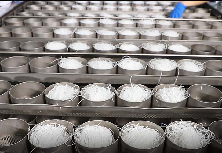 大型企業(yè)日產(chǎn) 12 噸自動(dòng)化酸辣粉生產(chǎn)線新選擇